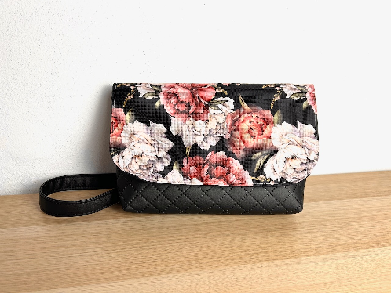 Torbica Nataša - črna, vrtnice - slika 3